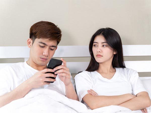 పాత సంబంధాల గురించి..