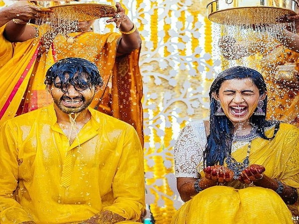 నూతన వధూవరులిద్దరికీ