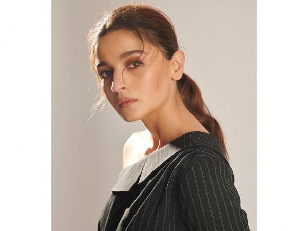 పార్టీ లుక్ పోనీటైల్..