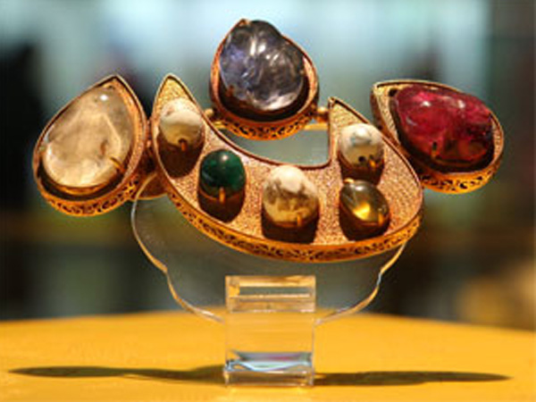 నవగ్రహాలు మరియు వాటి అనుబంధ రత్నాలు..