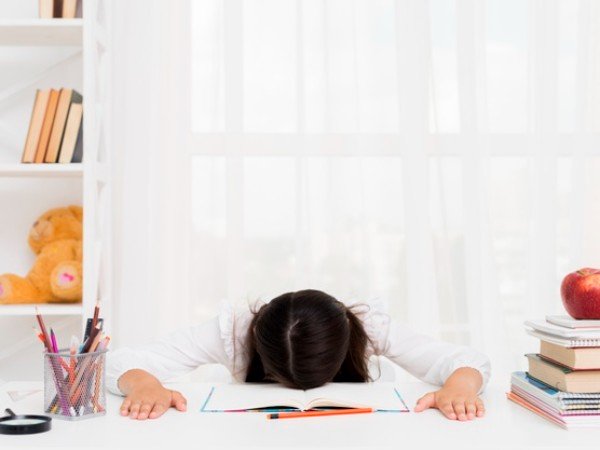  మీరు ఎప్పుడైనా అలసిపోవడానికి కొన్ని ఇతర కారణాలు క్రింది విధంగా ఉన్నాయి: