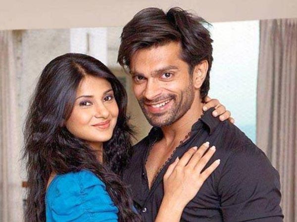 గట్టిగా హత్తుకున్నాడు..