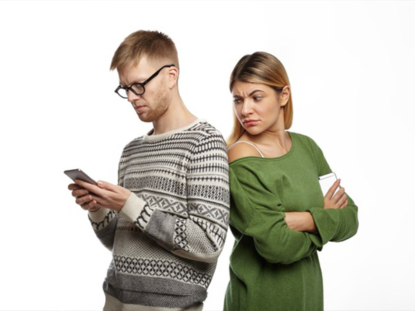 ఇతర స్త్రీలపై ఆసక్తి