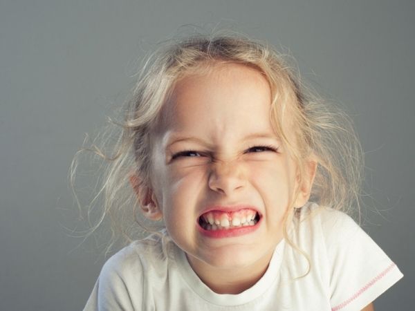  6. దంతాలు కొరకడం