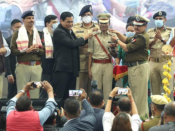 తొలి స్వర్ణంతో చరిత్ర..