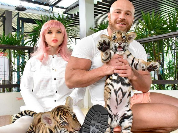 లకారం ఖర్చు పెట్టి..