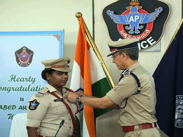 Inspiring Story about Kasibugga si(Sub Inspector) sirisha in Telugu