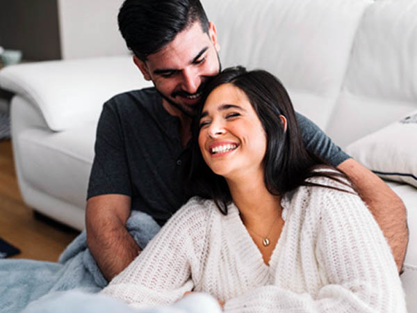 Comfortable yet romantic things men love to see you wearing in bed