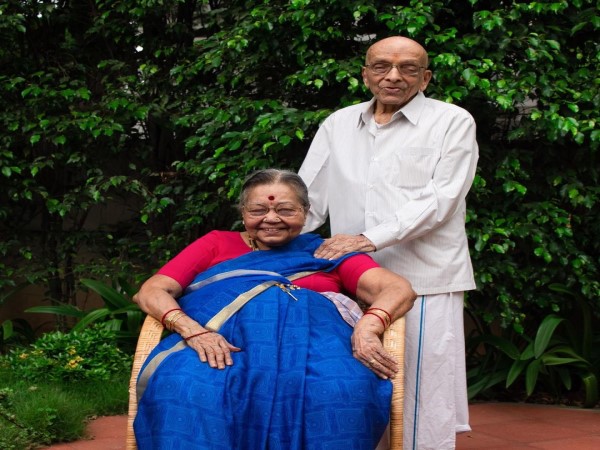 ఆదర్శ జంట..