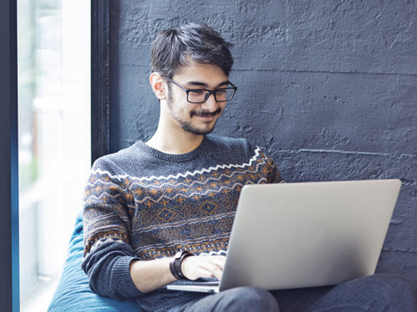 మీ ల్యాప్‌టాప్‌లో పనిచేయడం వల్ల మీకు కార్పెల్ టన్నెల్ సిండ్రోమ్ ఇవ్వగలదా?