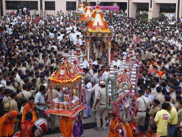 ప్రతి ఏటా కొత్త రథాలు..