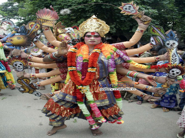 తెలంగాణ బోనాలు..