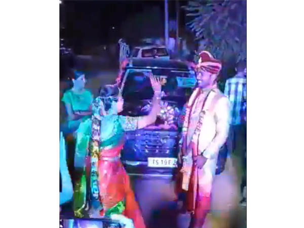 Viral Video : Telangana Bride Dance Barat Song Bullettu Bandi Goes Viral on Social Media Viral Video : Telangana Bride Dance Barat Song Bullettu Bandi Goes Viral on Social Media
