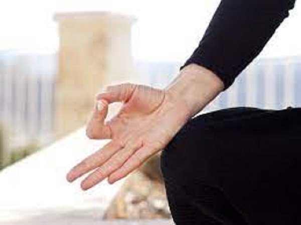 ముద్రలను ప్రాక్టీస్ చేయండి