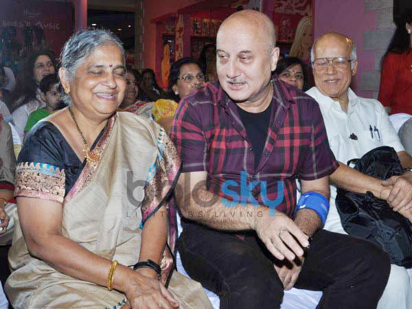 Sudha Murthy Birthday: Inspiring Quotes By Philanthropist Sudha Murthy in Telugu