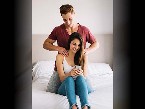 వేర్వేరు భంగిమలు..