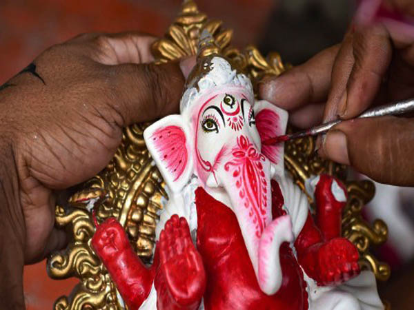 శివుడి కోసం ఎదురుచూస్తూ..