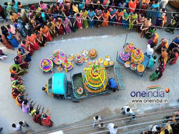 పూల జాతరే.. పూల జాతరే..