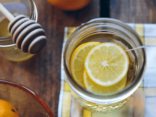 20. నిమ్మరసం మరియు నీరు