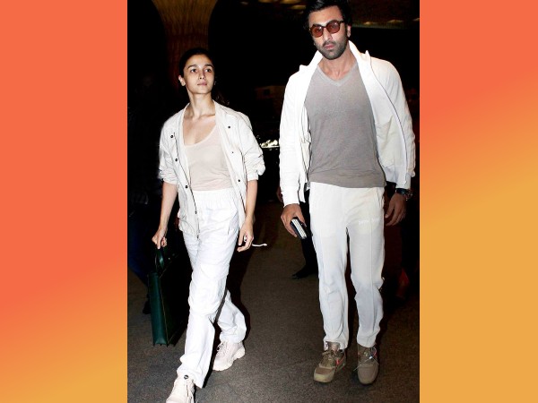 మ్యాచింగ్ డ్రస్సులు..