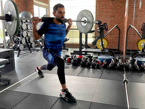 హెవీ వెయిట్ లిఫ్టులు..