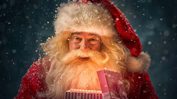 అనాధలతో వేడుకలు..