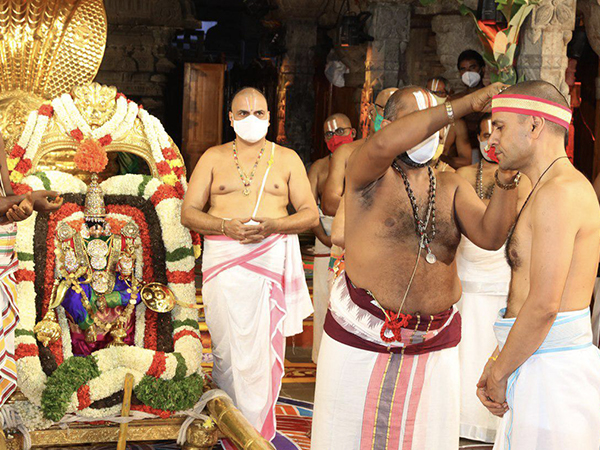 ఈ మంత్రాలను జపించండి..