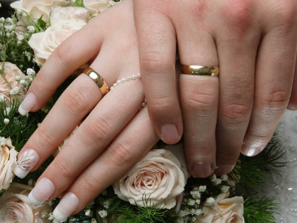  కంటి కింద పుట్టుమచ్చ