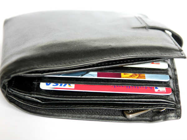 Do Not Keep These Things in Your Purse To Avoid Financial Crisis in Telugu