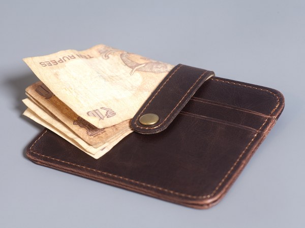 Do Not Keep These Things in Your Purse To Avoid Financial Crisis in Telugu