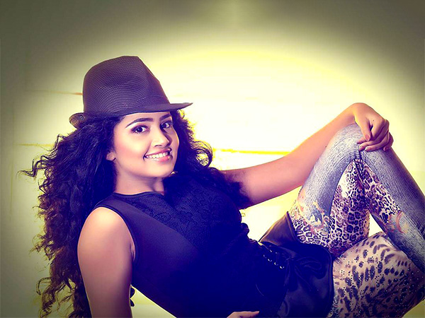 1. లేలేత అందాల అనుపమ