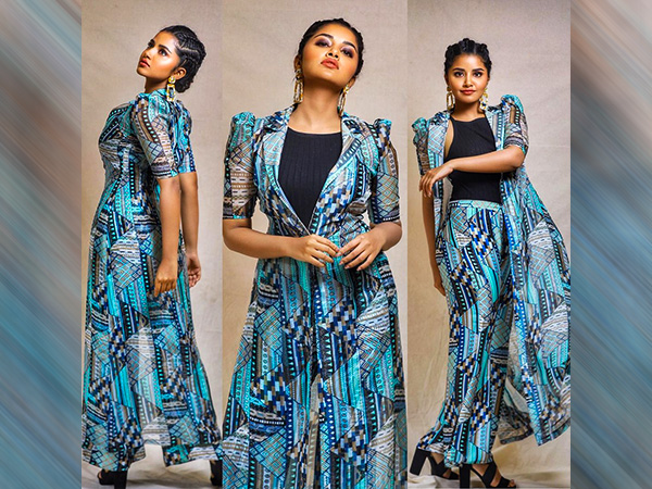 12. అనుపమ స్టైల్ స్టేట్మెంట్