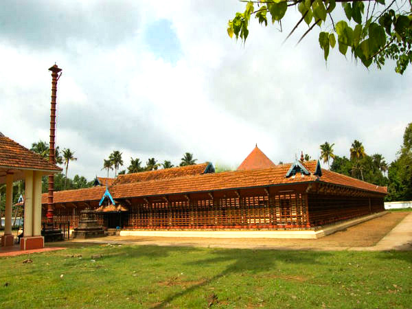 3. లక్ష్మణ దేవాలయం: