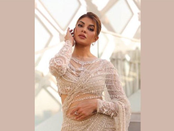 Jacqueline Fernandezs Stunning Beauty Looks