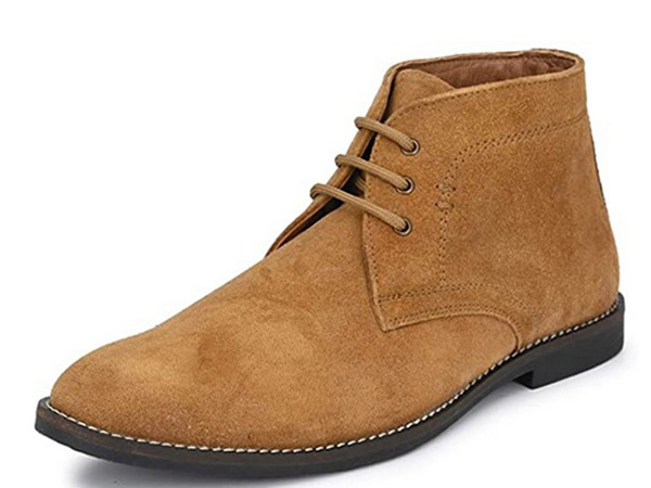 4. చుక్కా బూట్లు