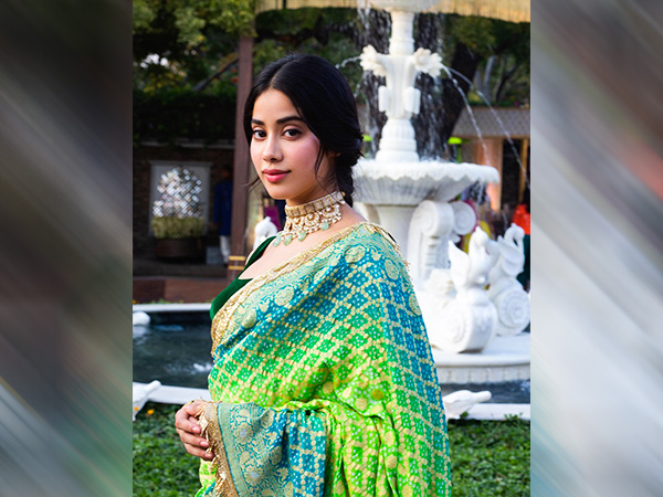 ట్రెడిషనల్ జాన్వీ