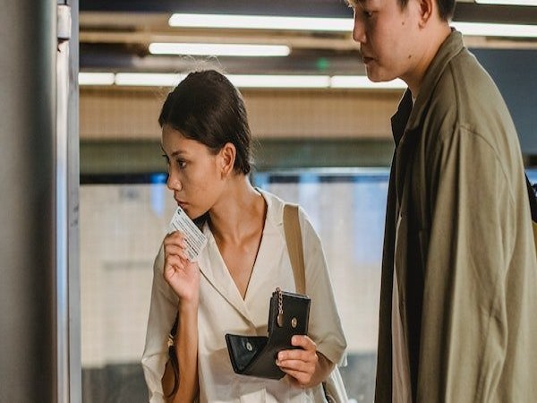 3. ప్రతి చోటా మీతోనే బిల్లు కట్టిస్తారు