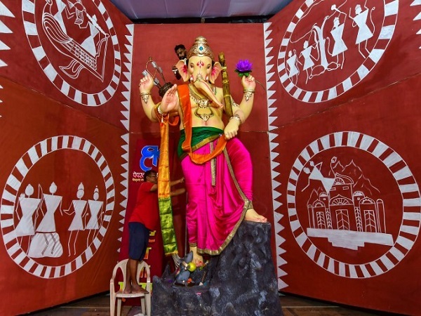 3. పేపర్ విగ్రహం