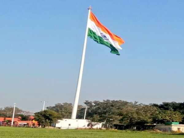 22 సార్లు జాతీయ జెండాను భర్తీ చేసింది