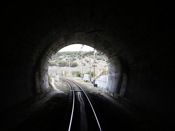 1. పిర్ పంజాల్ రైల్వే టన్నెల్, జమ్మూ & కాశ్మీర్