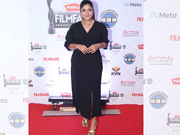 అపర్ణ బాలమురళి