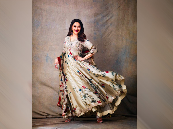 5. దుపట్టా సెట్‌తో కుర్తా, పలాజ్జో