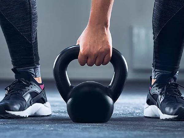 కెటిల్‌బెల్ స్వింగ్స్