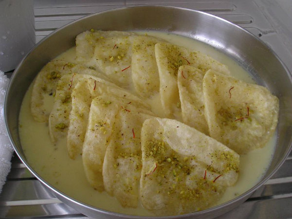 పాల పోలీలు(పాల బొబ్బట్లు):