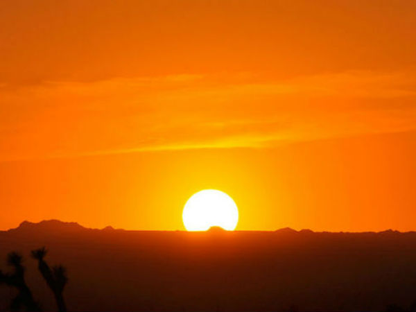 1) ఖగోళ శాస్త్రవేత్తల వివరణ