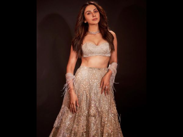 Cine celebrities attended kiara advani and sidharth malhotras reception in mumbai know in Telugu