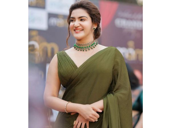 Sizzling pics of actress honey rose latest