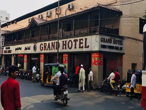 గ్రాండ్ హోటల్, అబిడ్స్