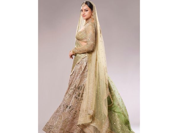 Amazing pics of bollywood actress sonakshi sinha Amazing pics of bollywood actress sonakshi sinha