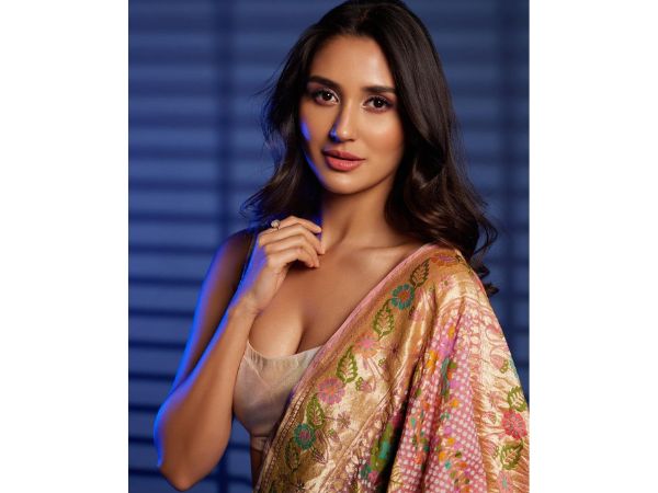 Mesmerizing pics of actress Nikita dutta